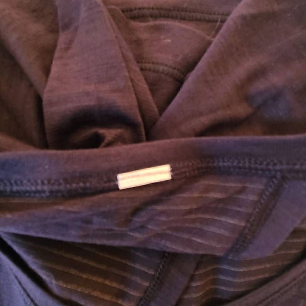 Lululemon Womens Black Devout Split Back Short Sl… - image 6